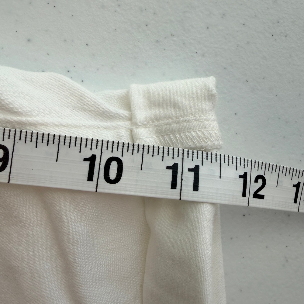 Chico's So Slimming Girlfriend Shorts Size 1 (8-10) White Excellent - Picture 6 of 8